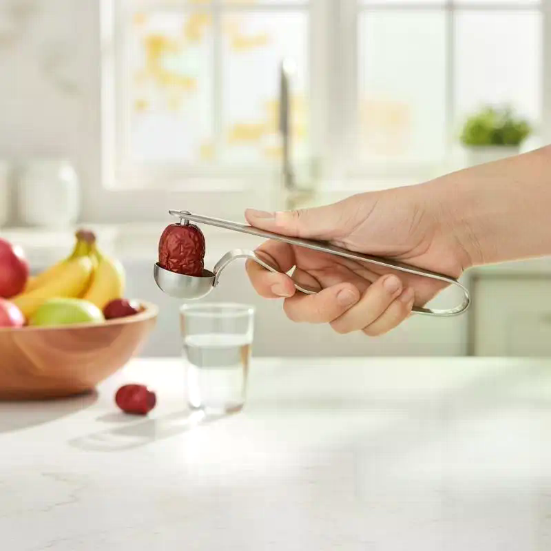 Kitchen Gadgets And Tools - # Narzędzie do usuwania pestek z